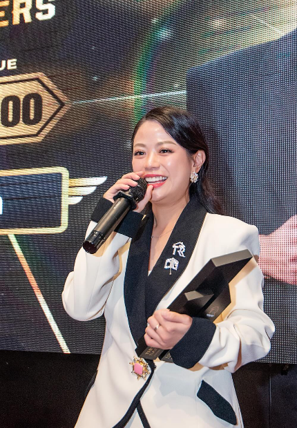๐๐ฅ๐ข๐๐ง๐ญ-๐
๐จ๐๐ฎ๐ฌ๐๐ ๐๐ก๐ข๐ฅ๐จ๐ฌ๐จ๐ฉ๐ก๐ฒ: ๐๐จ๐ง๐๐ฌ๐ญ๐ฒ & ๐๐๐ซ๐ฌ๐๐ฏ๐๐ซ๐๐ง๐๐